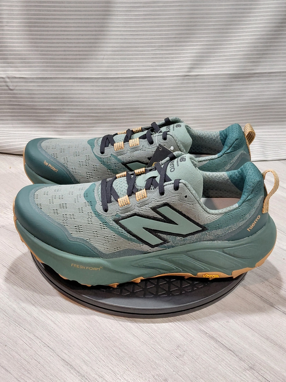 NWT New Balance Men's Fresh Foam Hierro Xv9 Trail Running Shoes Green Black M12